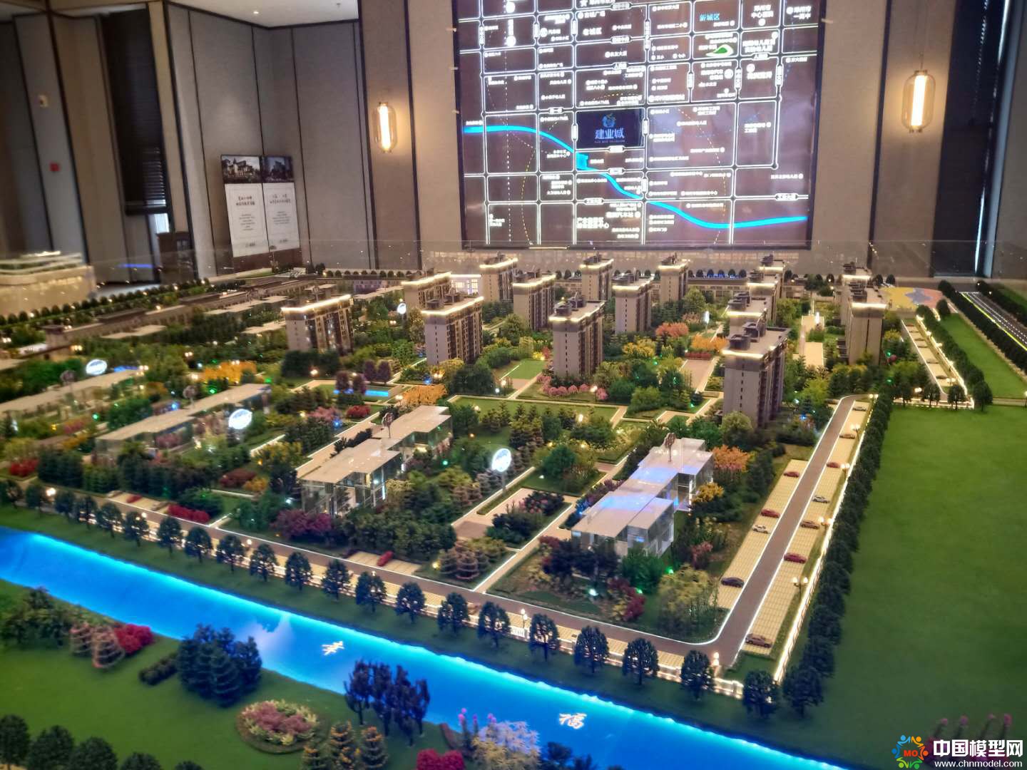 樓盤沙盤模型制作、別墅沙盤模型制作、城市規(guī)劃沙盤制作、建筑模型設(shè)計制作、工業(yè)模型設(shè)計制作、數(shù)字多媒體沙盤制作