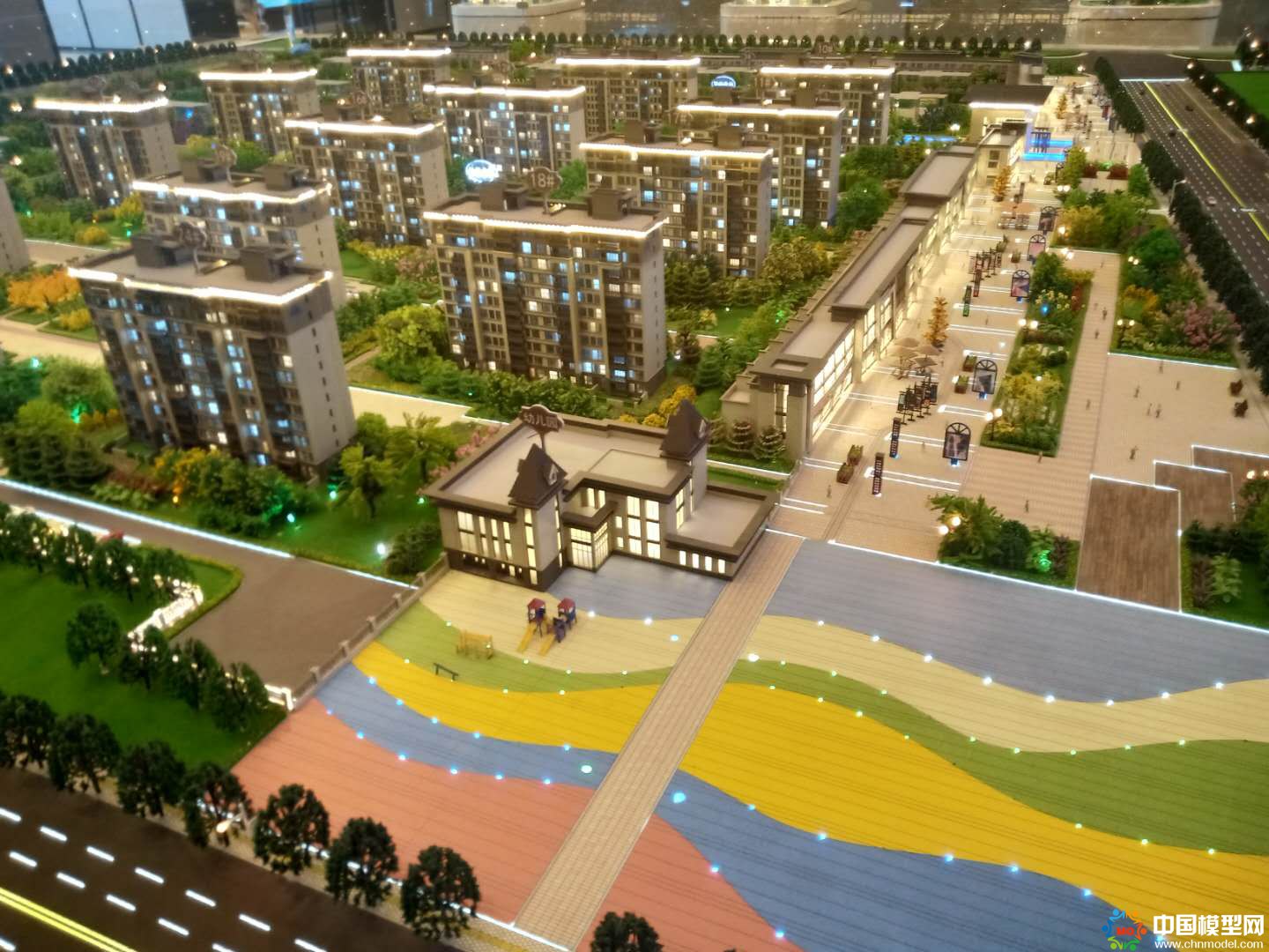 樓盤沙盤模型制作、別墅沙盤模型制作、城市規(guī)劃沙盤制作、建筑模型設(shè)計制作、工業(yè)模型設(shè)計制作、數(shù)字多媒體沙盤制作