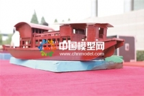 學(xué)生黨員制作紅色模型，弘揚(yáng)紅船精神